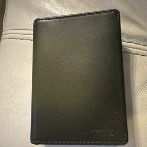 Tumi GUSSETED CARD CASE